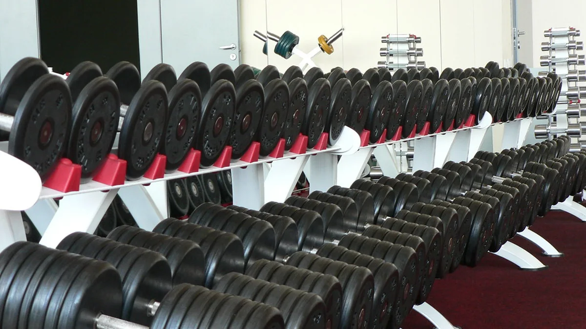 Beginner Strength Habits That Make Fitness Feel Less Intimidating featured image