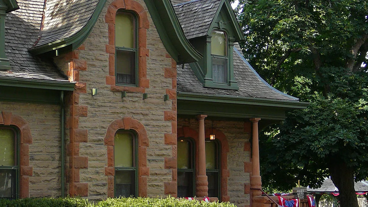 Family Organization Tips That Actually Help Real Homes featured image