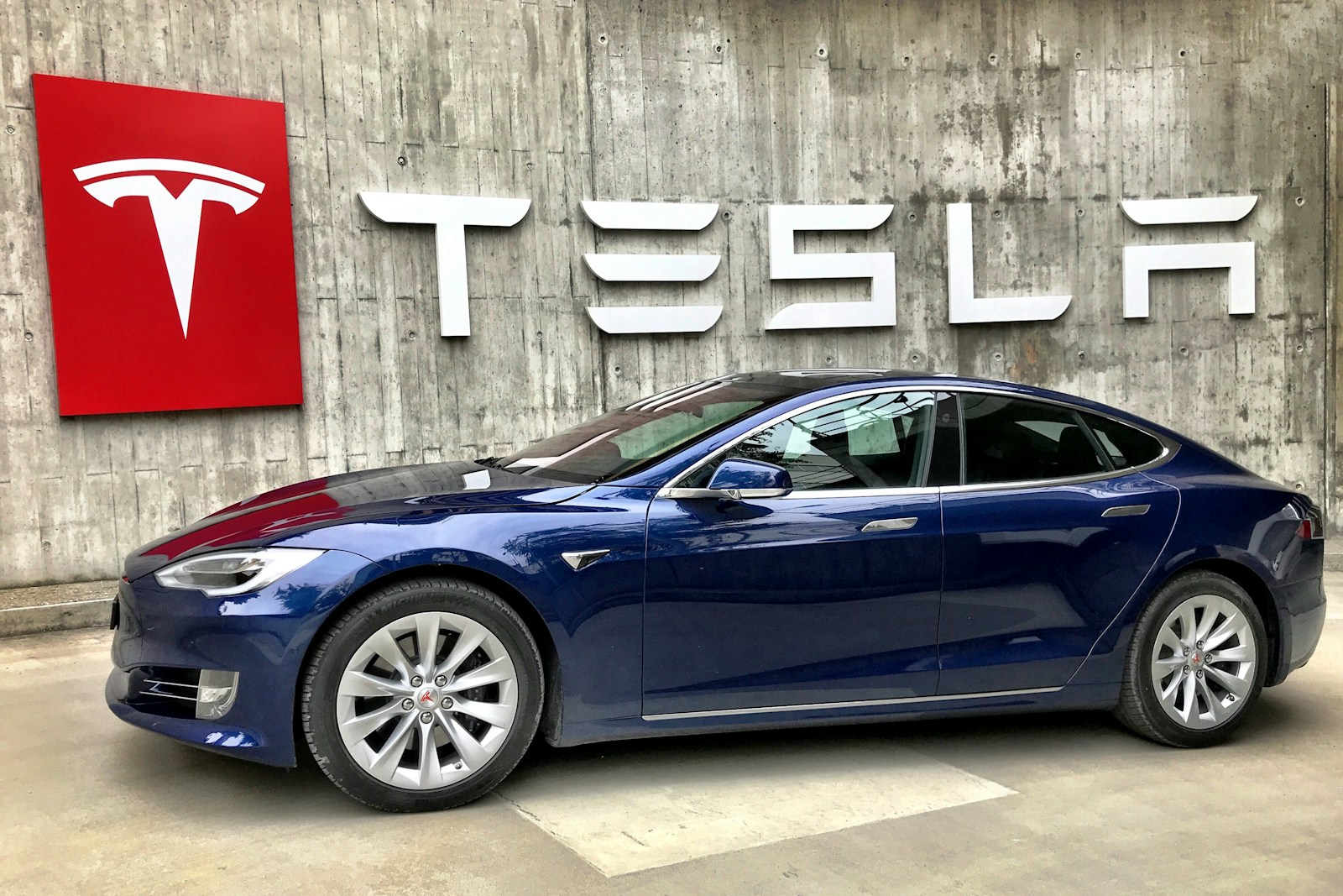 Driving Change: The Impact of Karl Benz’s Invention on California’s Electric Vehicle Movement
