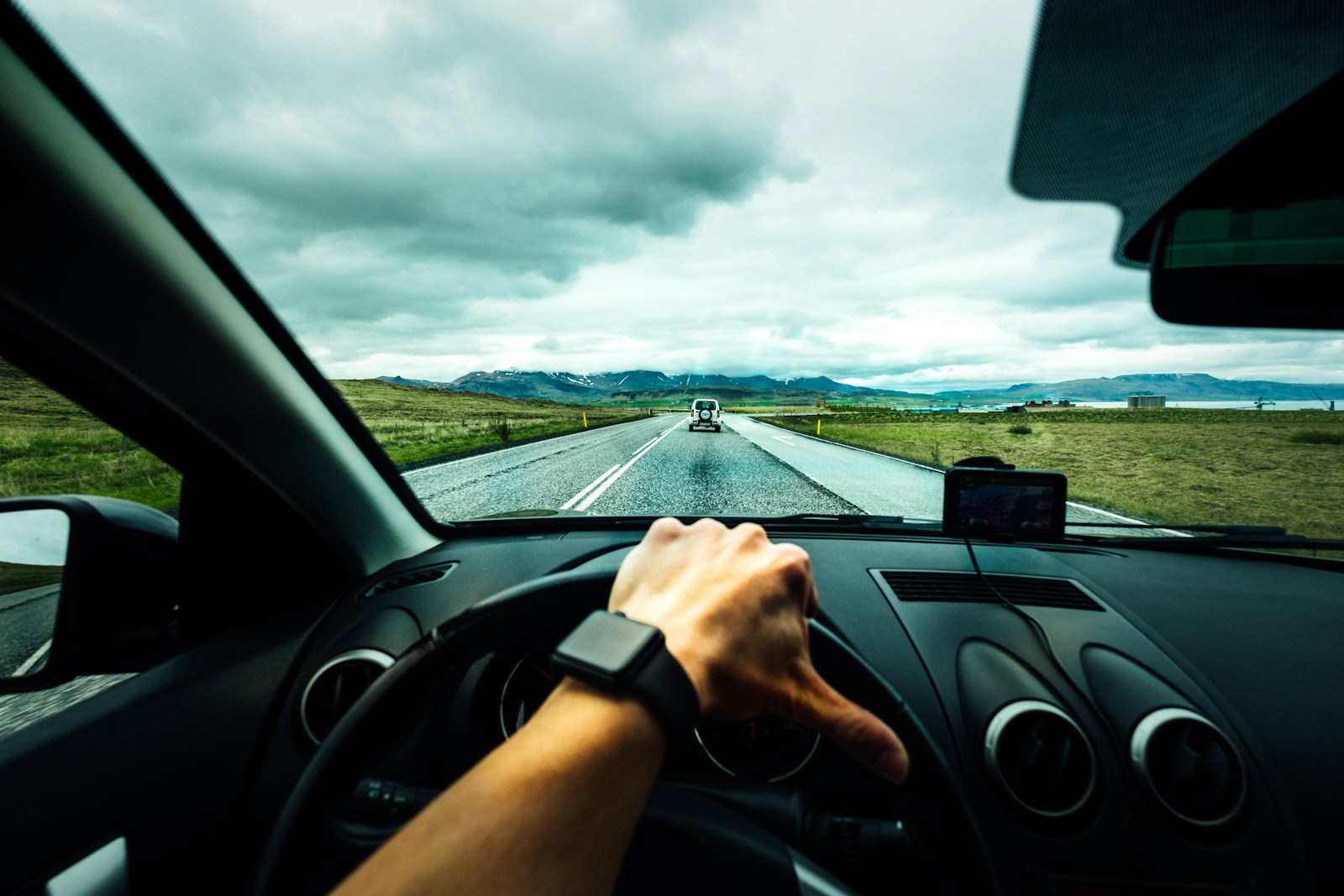 How to Handle Dangerous Weather While Driving